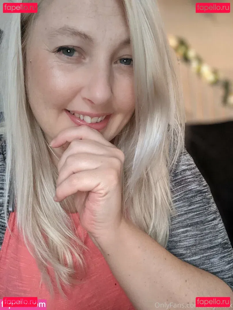 lizzyminx Onlyfans Photo Gallery 