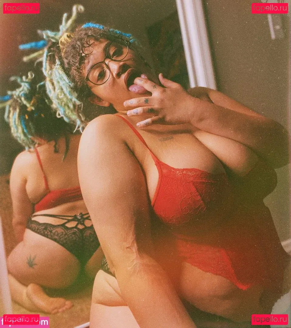 StickyEmpress Onlyfans Photo Gallery 