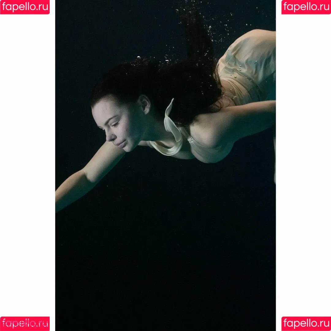 Eline Powell Onlyfans Photo Gallery 