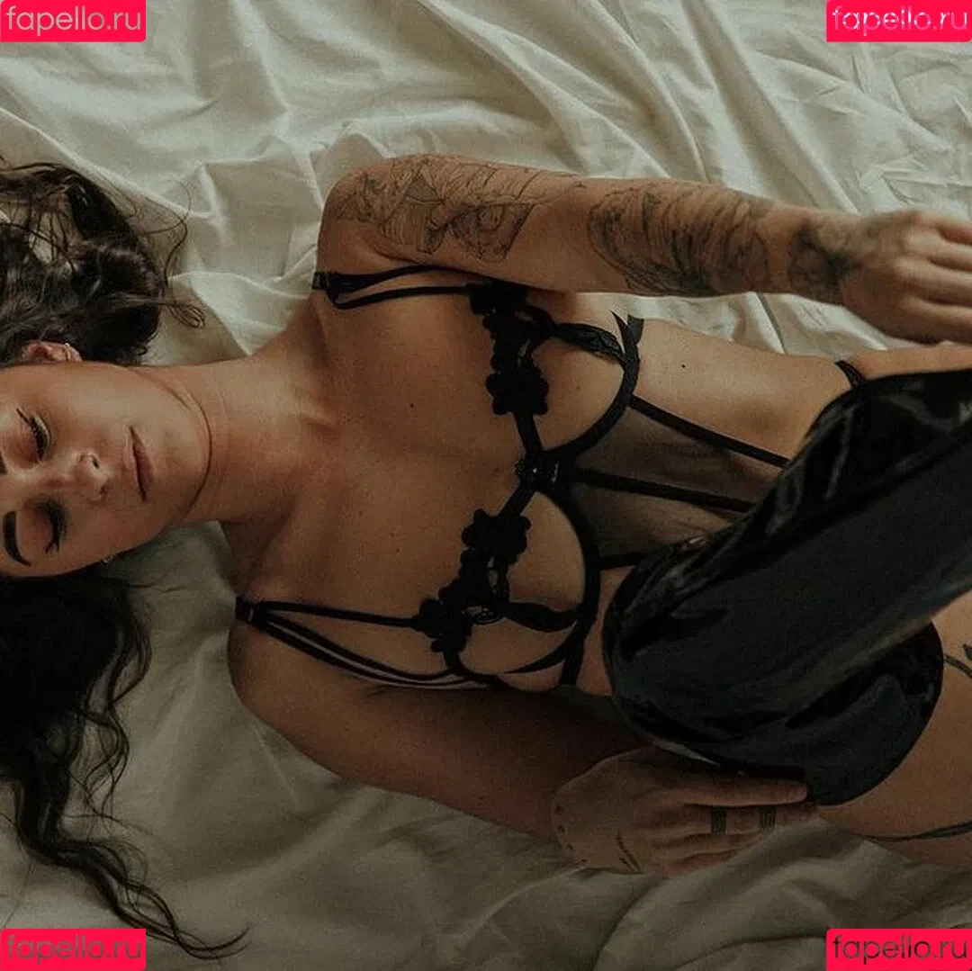 Poetique Girl Onlyfans Photo Gallery 