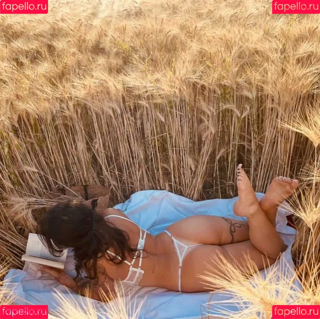 Poetique Girl Onlyfans Photo Gallery 