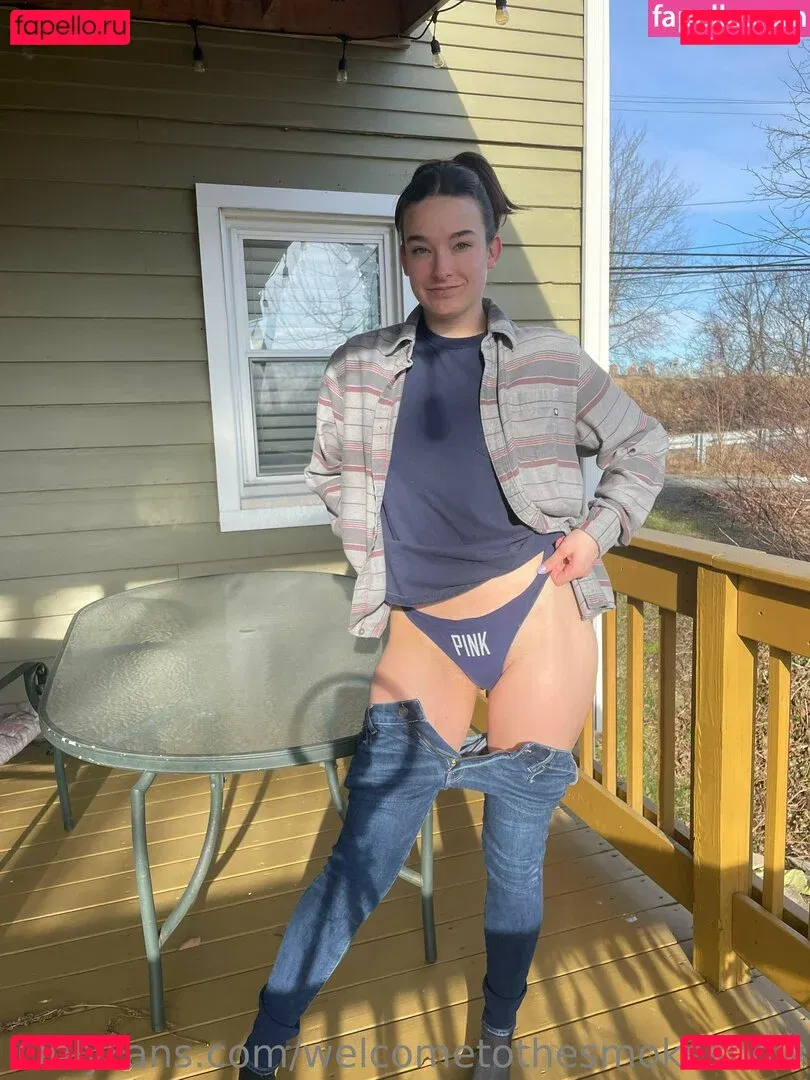 welcometothesmokeshow Onlyfans Photo Gallery 