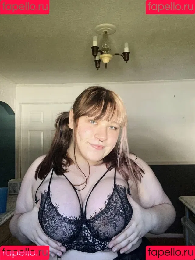 urlocalgothbaby Onlyfans Photo Gallery 