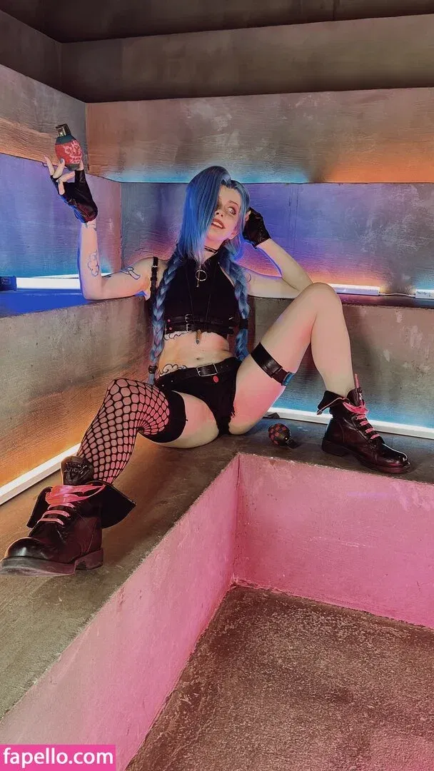 Caterpillar Onlyfans Photo Gallery 