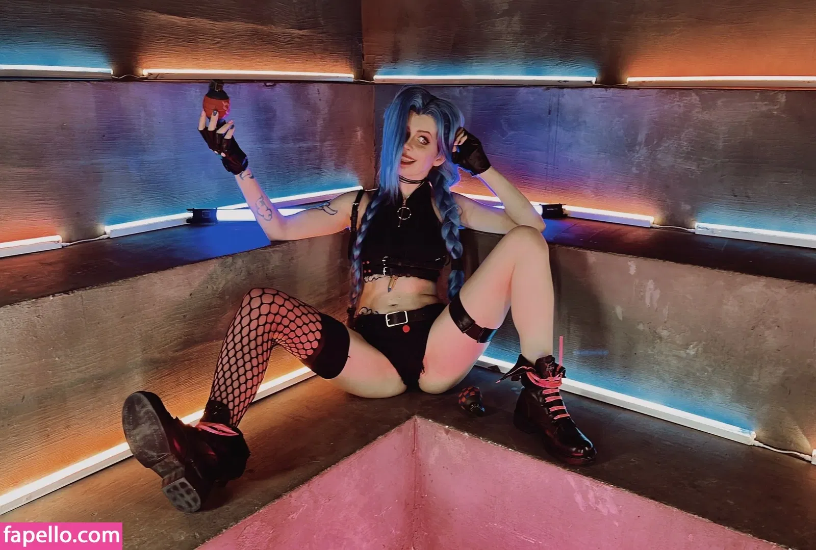 Caterpillar Onlyfans Photo Gallery 