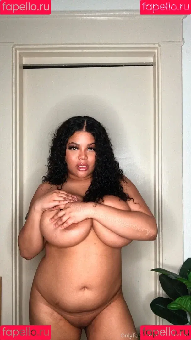 loganberry_ Onlyfans Photo Gallery 