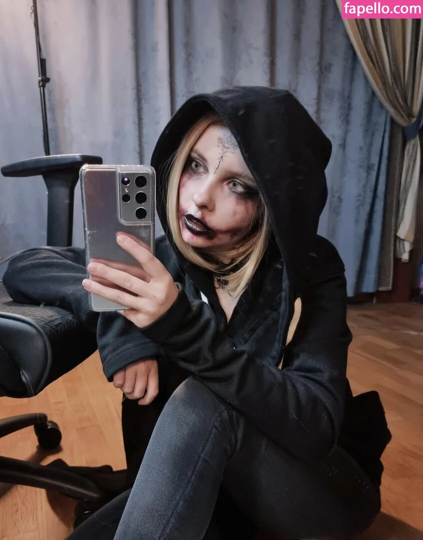 zelenaya_zlaya Onlyfans Photo Gallery 