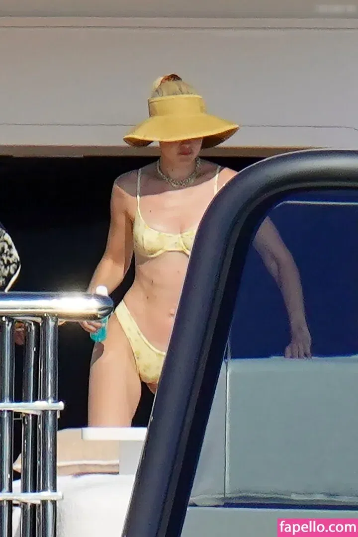 Gigi Hadid Onlyfans Photo Gallery 