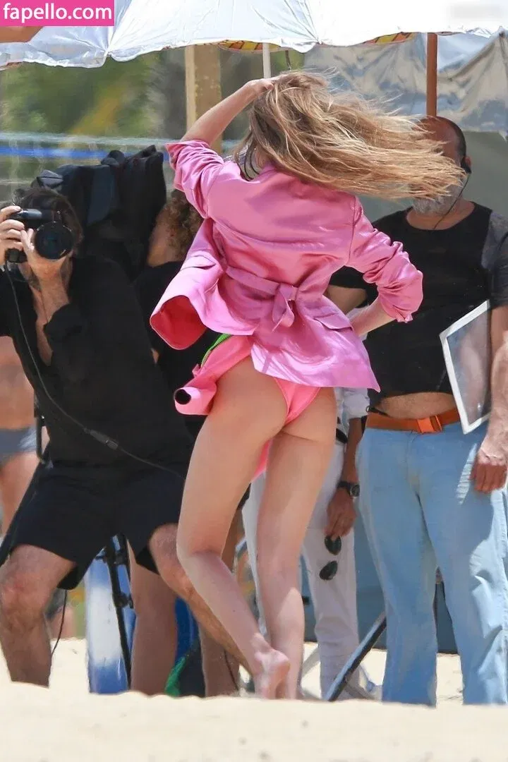 Gigi Hadid Onlyfans Photo Gallery 