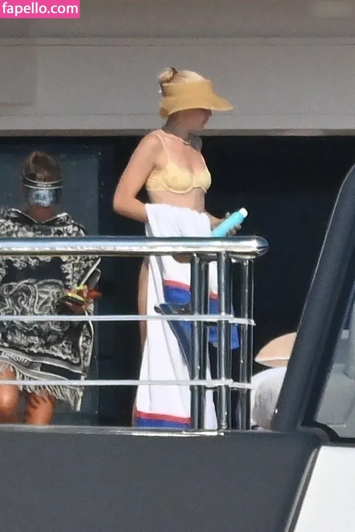 Gigi Hadid Onlyfans Photo Gallery 