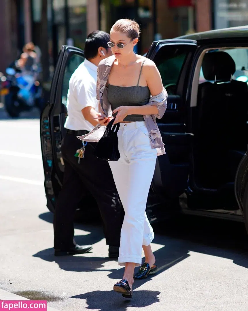 Gigi Hadid Onlyfans Photo Gallery 