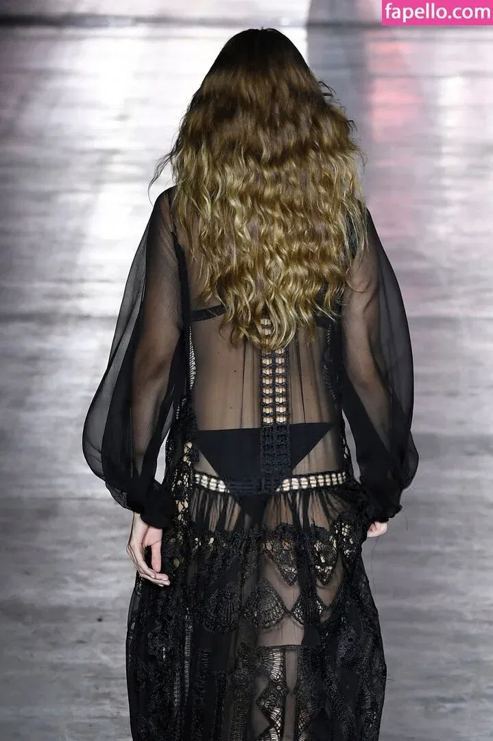 Gigi Hadid Onlyfans Photo Gallery 