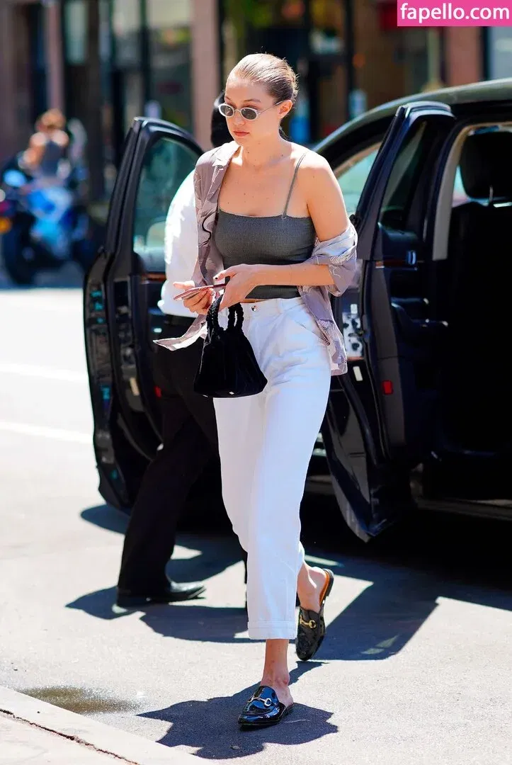 Gigi Hadid Onlyfans Photo Gallery 