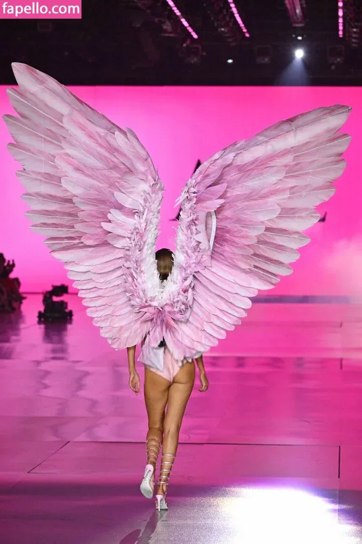 Gigi Hadid Onlyfans Photo Gallery 