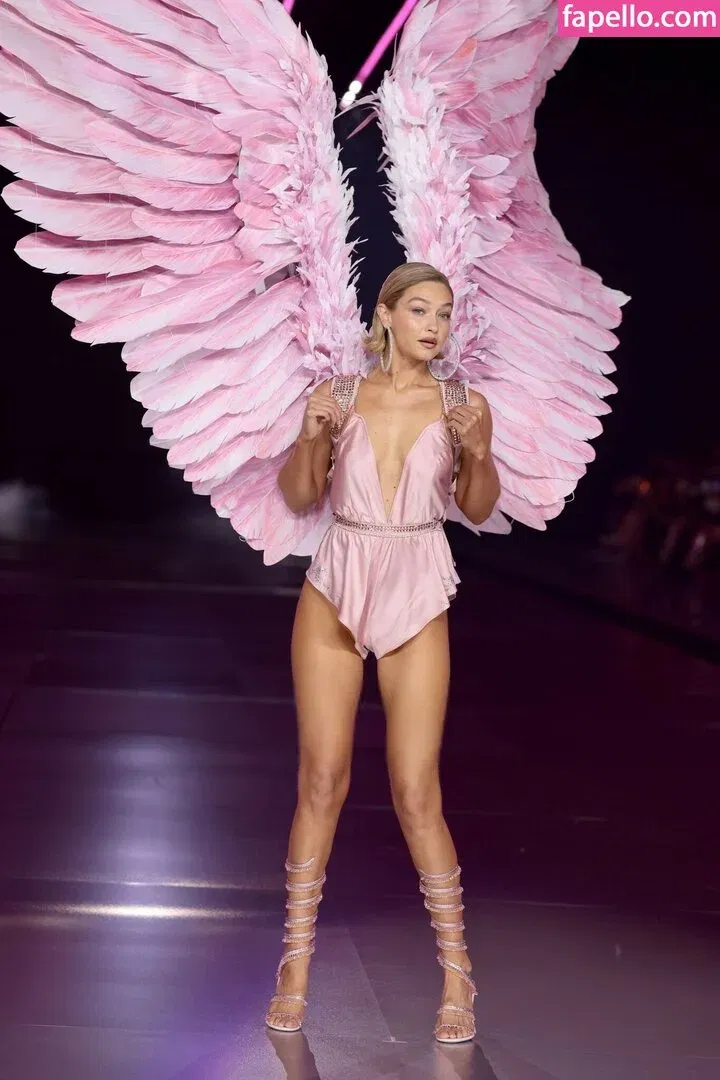 Gigi Hadid Onlyfans Photo Gallery 