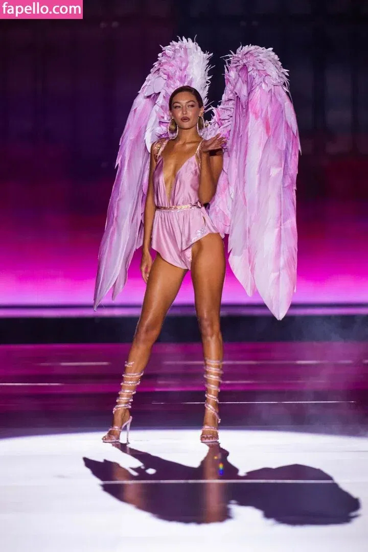 Gigi Hadid Onlyfans Photo Gallery 