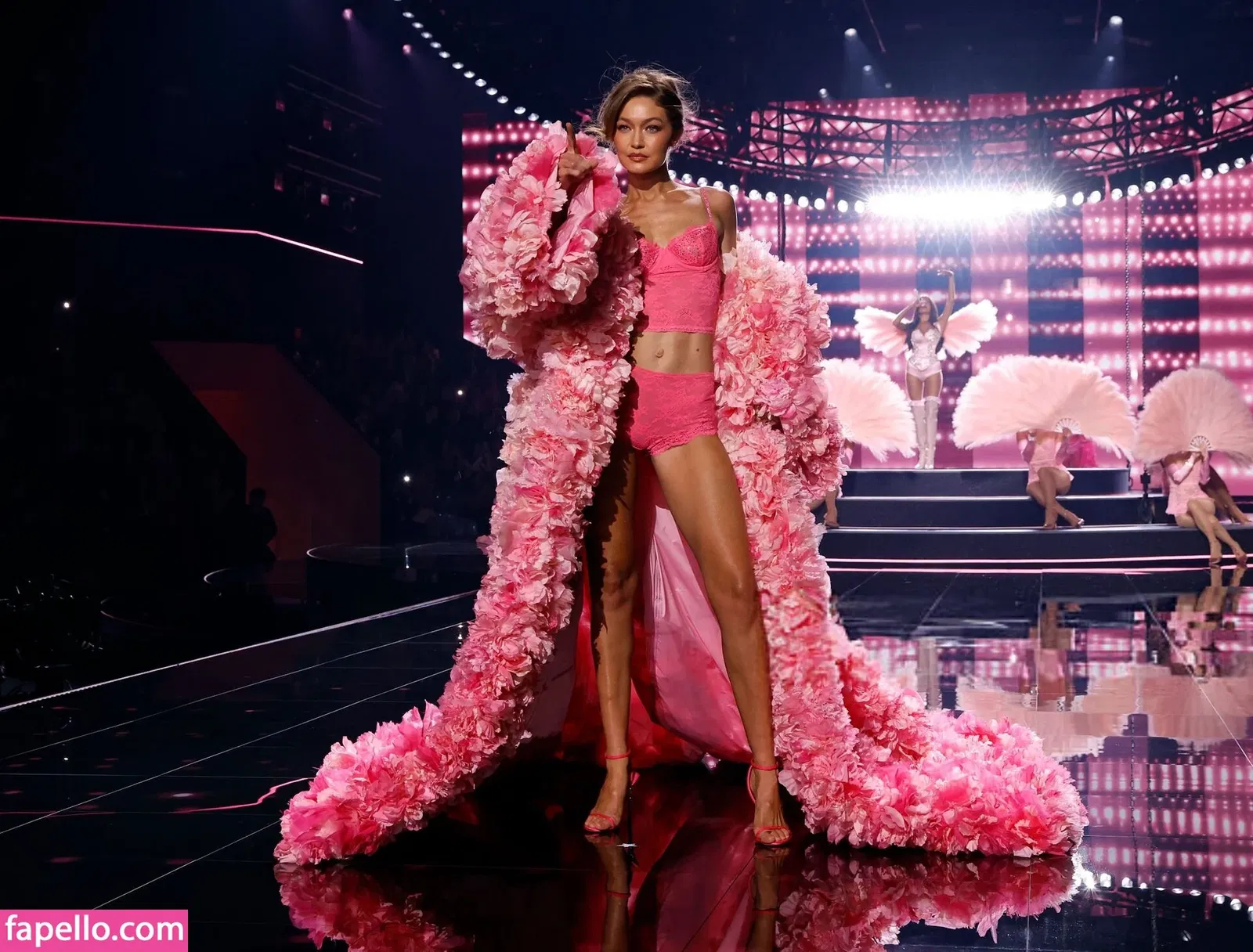 Gigi Hadid Onlyfans Photo Gallery 