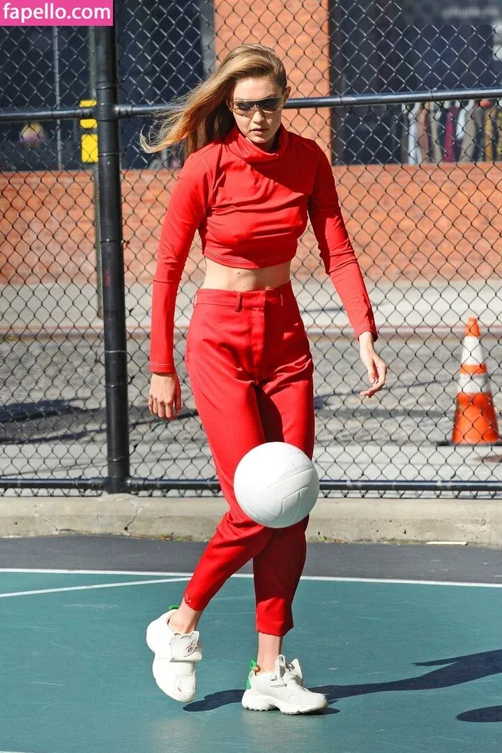 Gigi Hadid Onlyfans Photo Gallery 