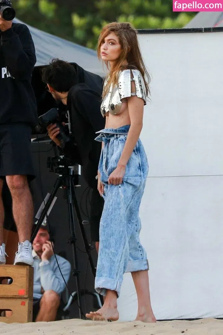 Gigi Hadid Onlyfans Photo Gallery 