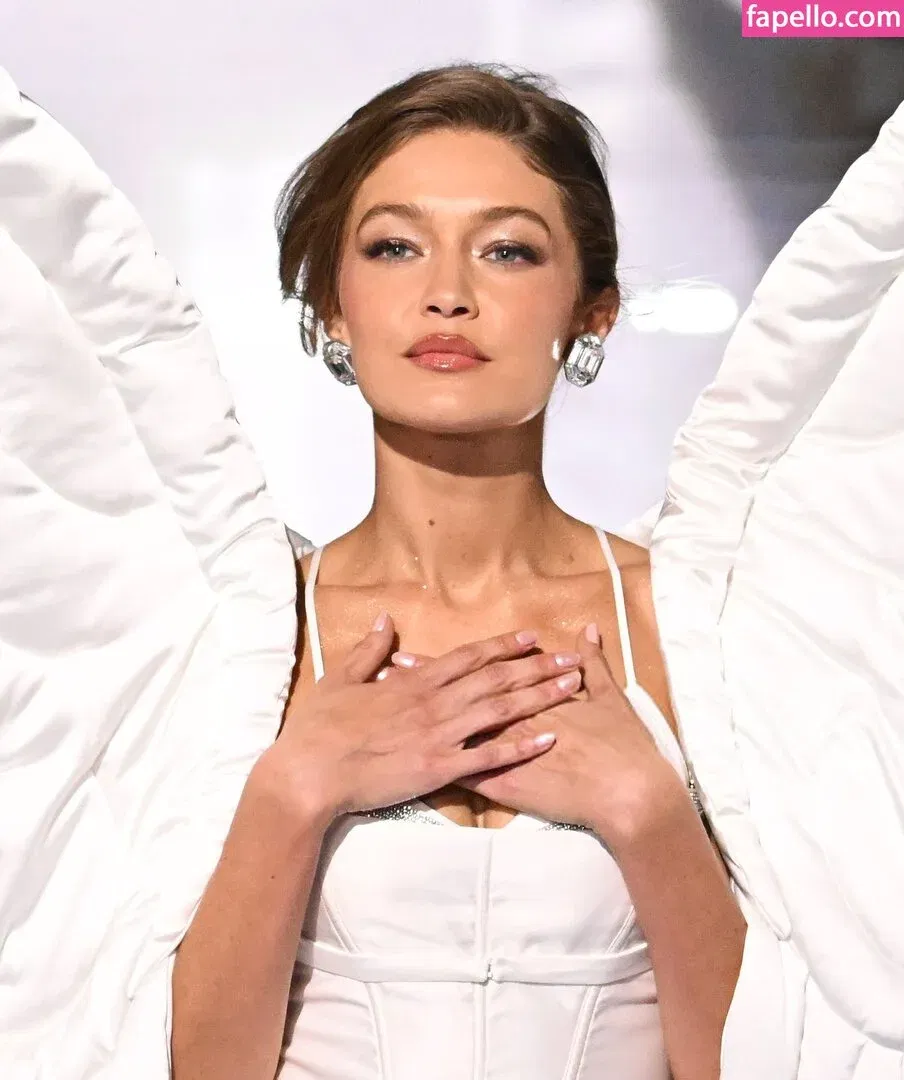 Gigi Hadid Onlyfans Photo Gallery 