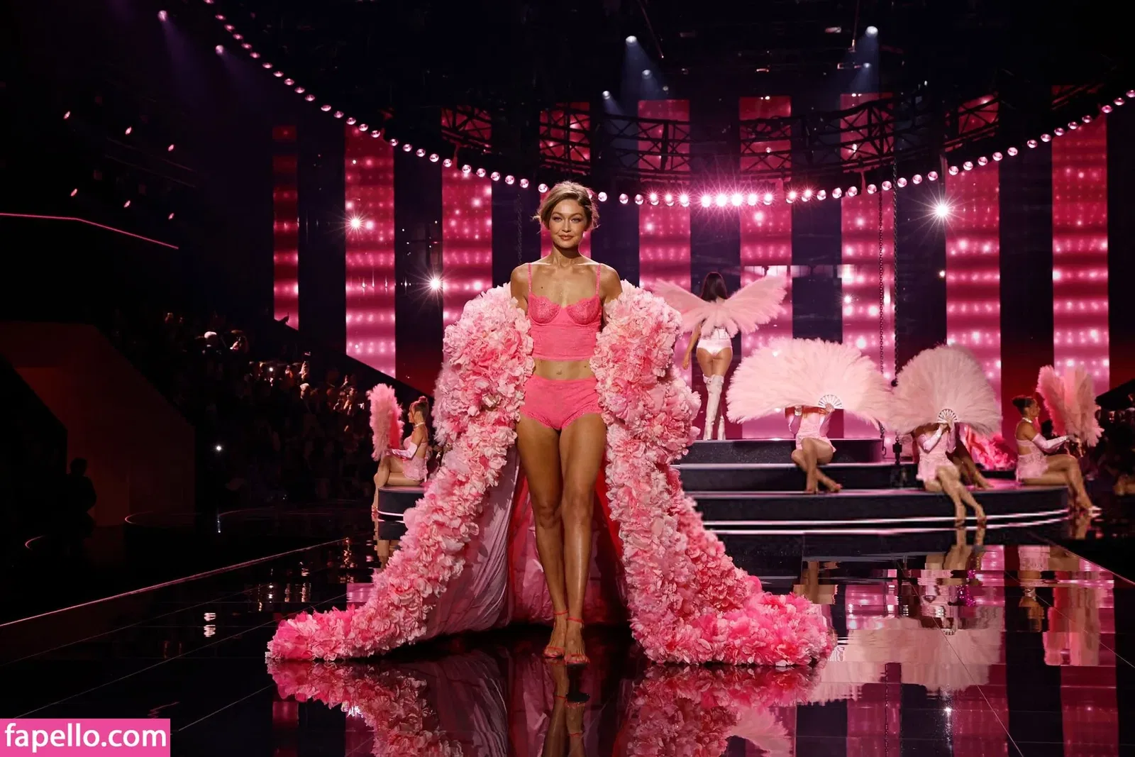 Gigi Hadid Onlyfans Photo Gallery 