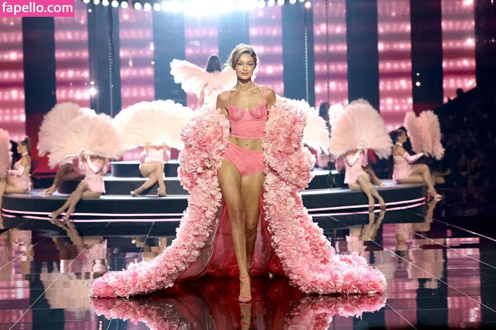 Gigi Hadid Onlyfans Photo Gallery 