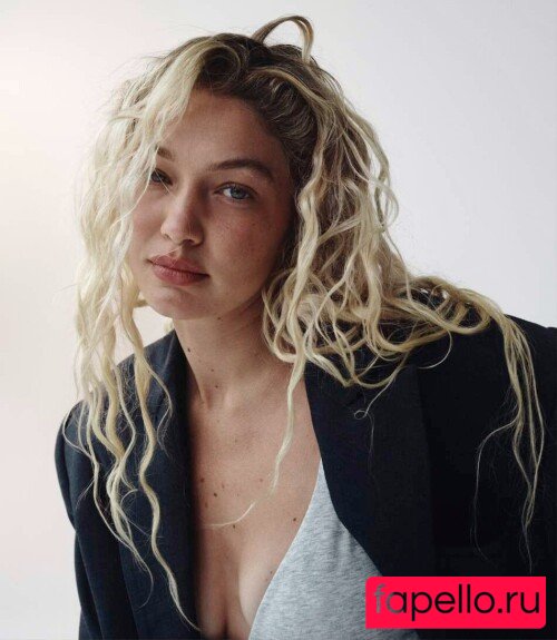 Gigi Hadid Nude Onlyfans Photo 413