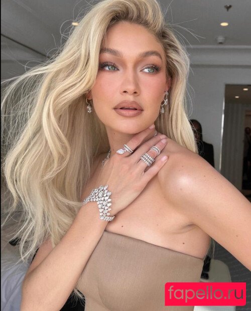 Gigi Hadid Nude Onlyfans Photo 115