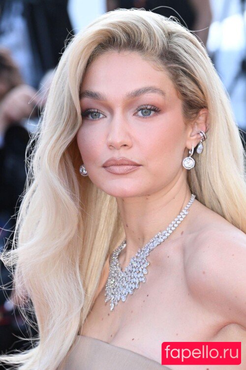 Gigi Hadid Nude Onlyfans Photo 113