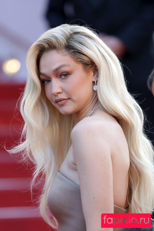 Gigi Hadid Nude Onlyfans Photo 105