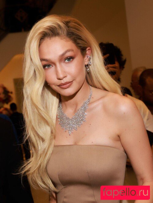Gigi Hadid Nude Onlyfans Photo 103