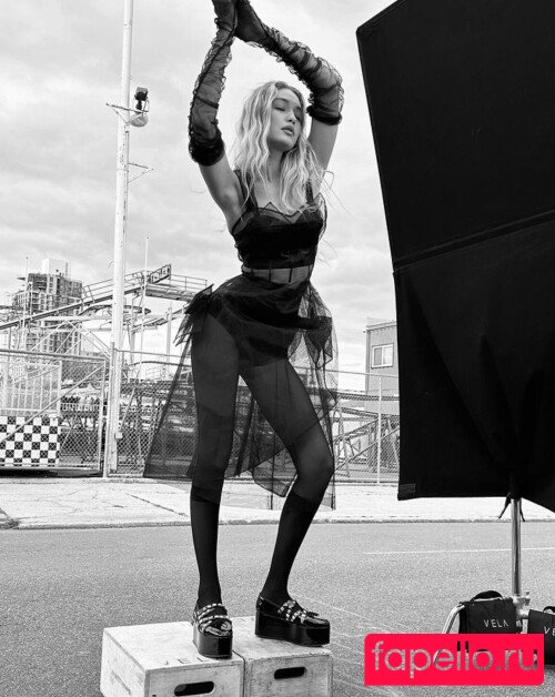 Gigi Hadid Nude Onlyfans Photo 50