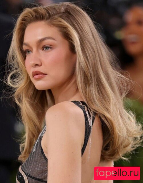 Gigi Hadid Nude Onlyfans Photo 21