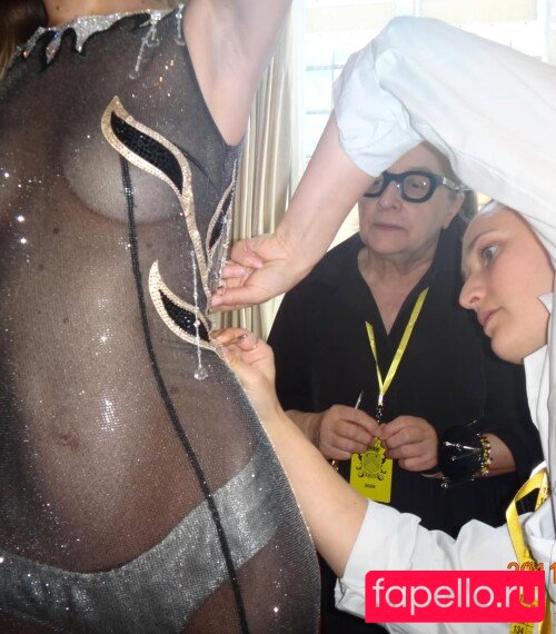 Gigi Hadid Nude Onlyfans Photo 17