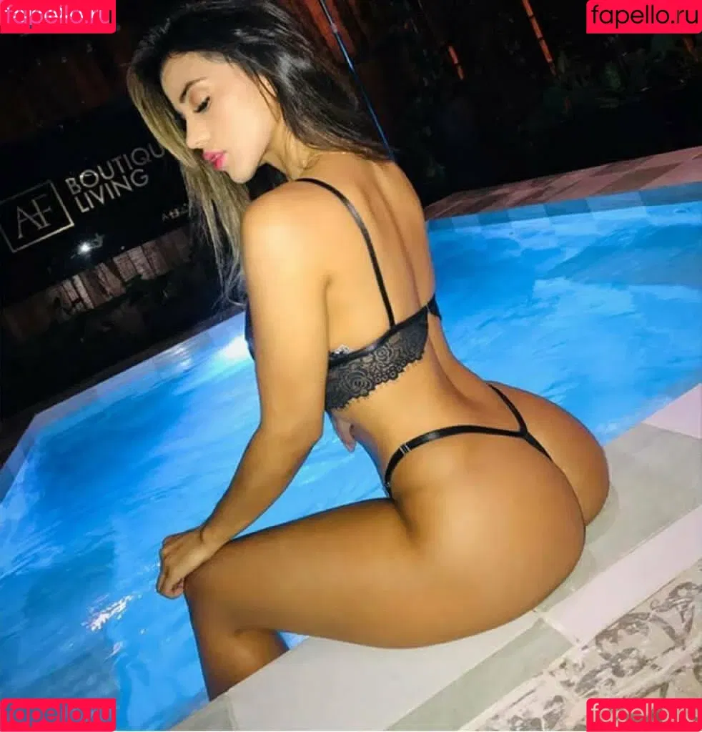 karinagarciaoficial Onlyfans Photo Gallery 
