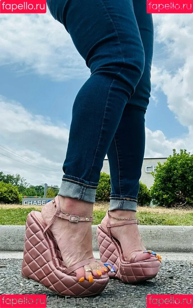 snowyarches Onlyfans Photo Gallery 
