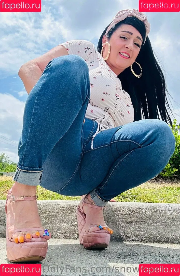 snowyarches Onlyfans Photo Gallery 