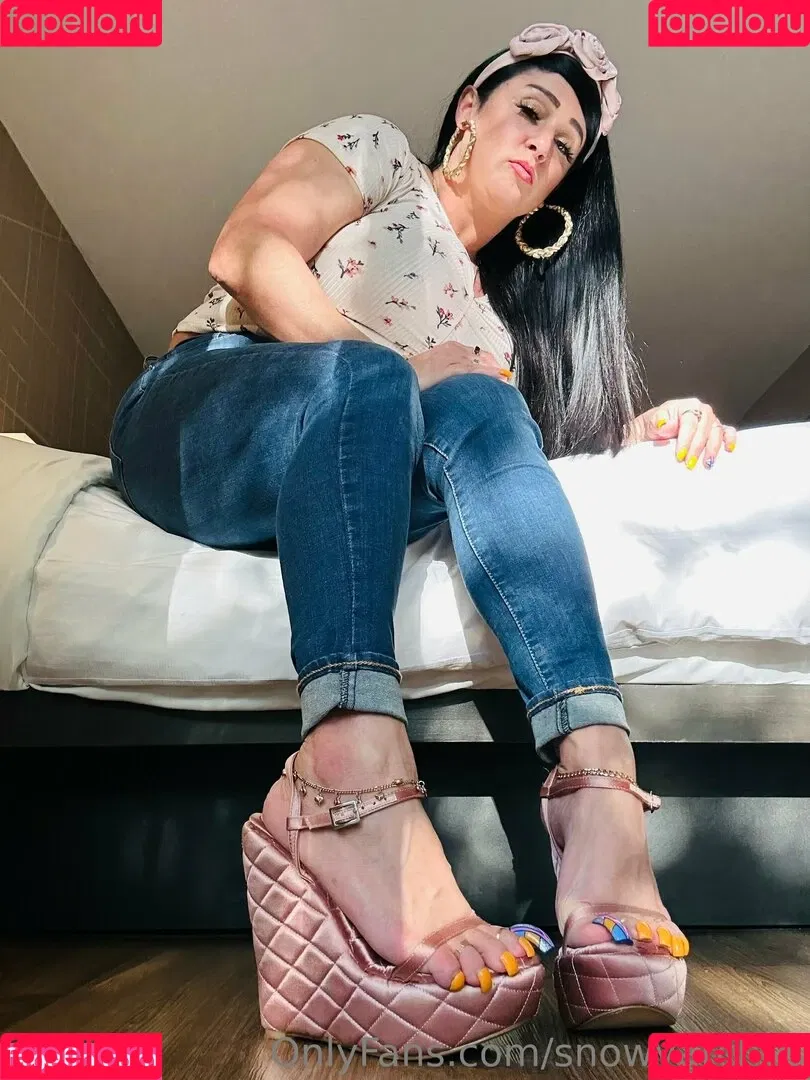 snowyarches Onlyfans Photo Gallery 