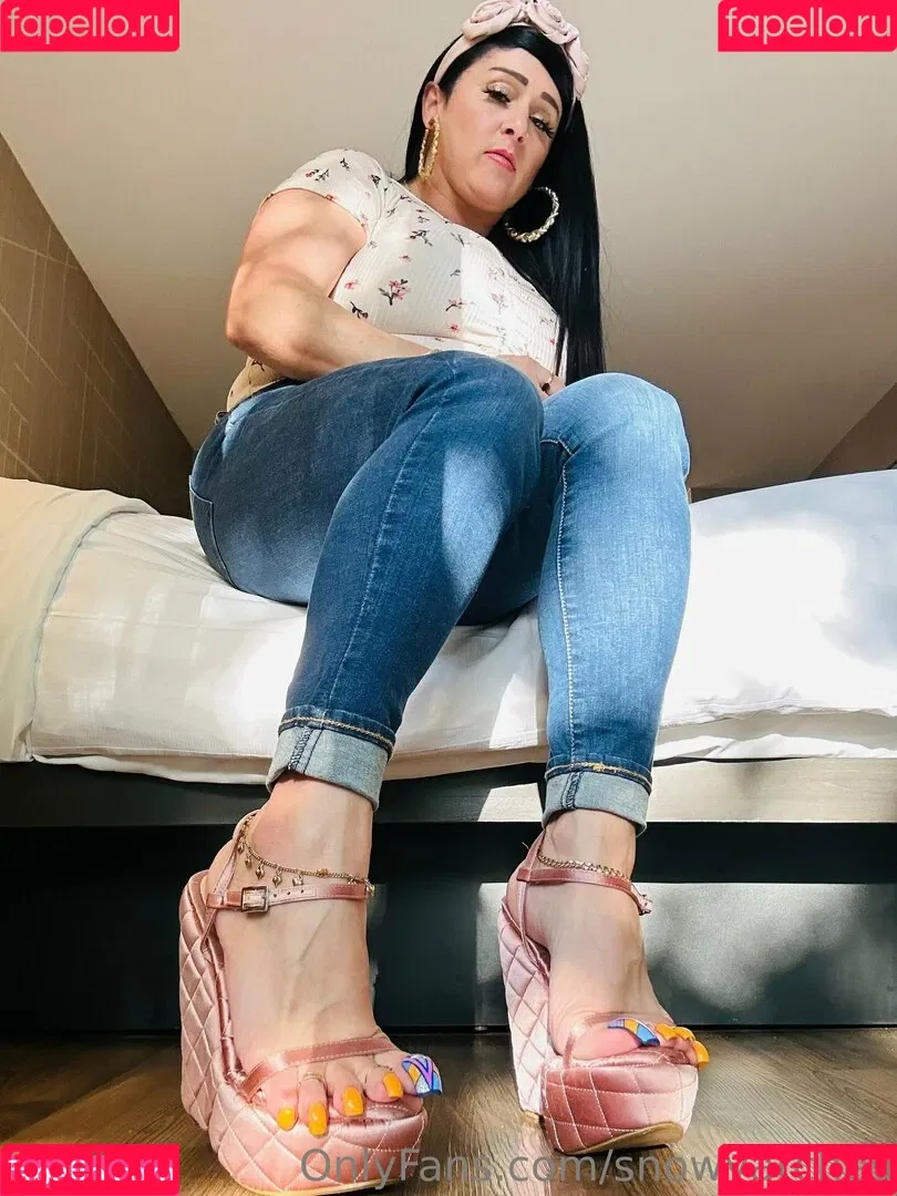 snowyarches Onlyfans Photo Gallery 