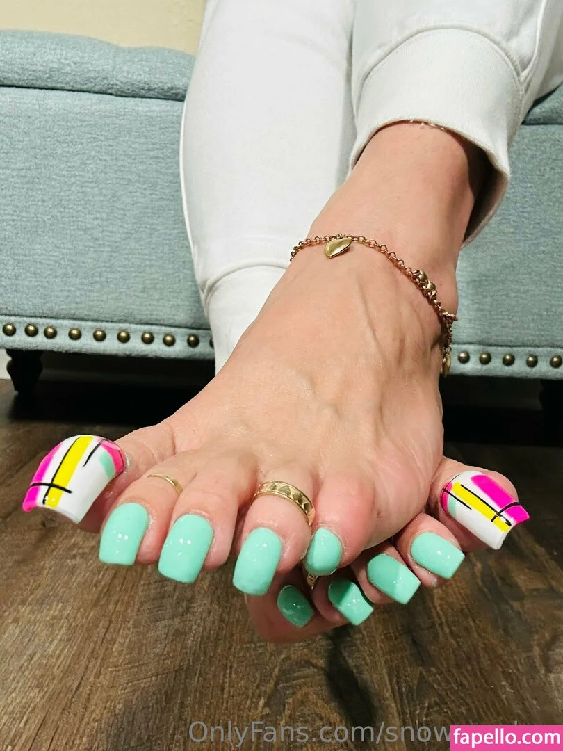 snowyarches Onlyfans Photo Gallery 