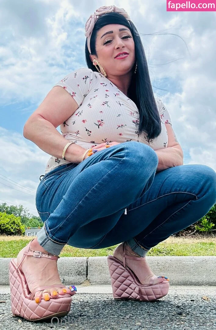 snowyarches Onlyfans Photo Gallery 