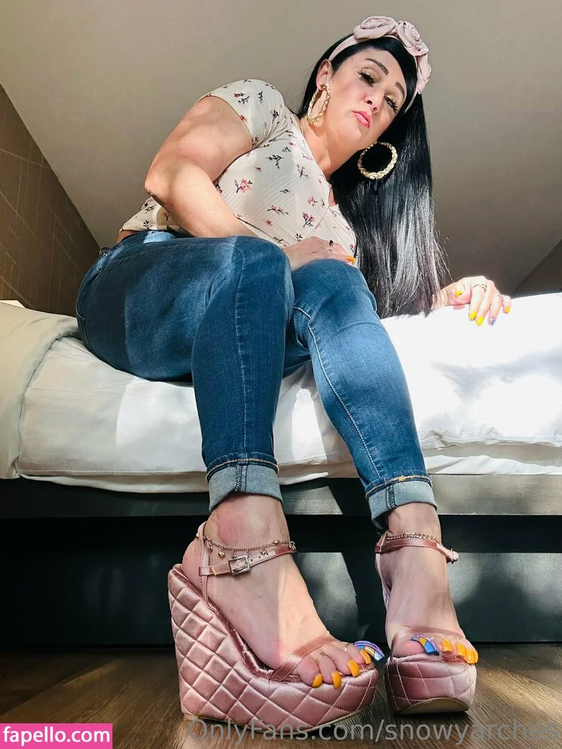 snowyarches Onlyfans Photo Gallery 