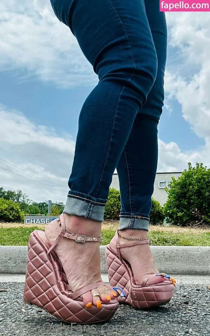 snowyarches Onlyfans Photo Gallery 