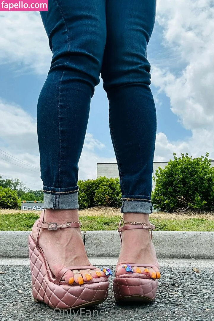 snowyarches Onlyfans Photo Gallery 