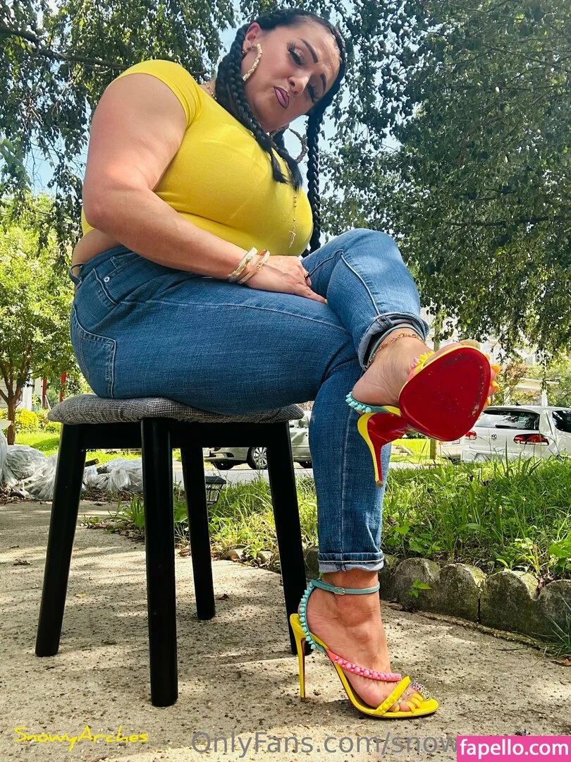 snowyarches Onlyfans Photo Gallery 