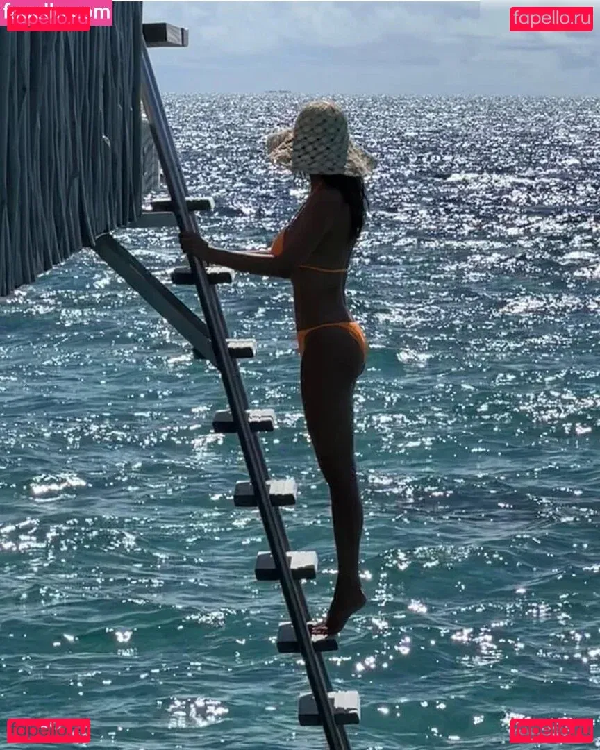 Petitey Onlyfans Photo Gallery 