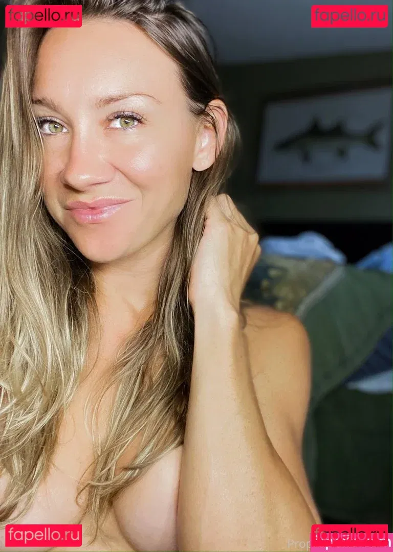 Huntress Jen Onlyfans Photo Gallery 