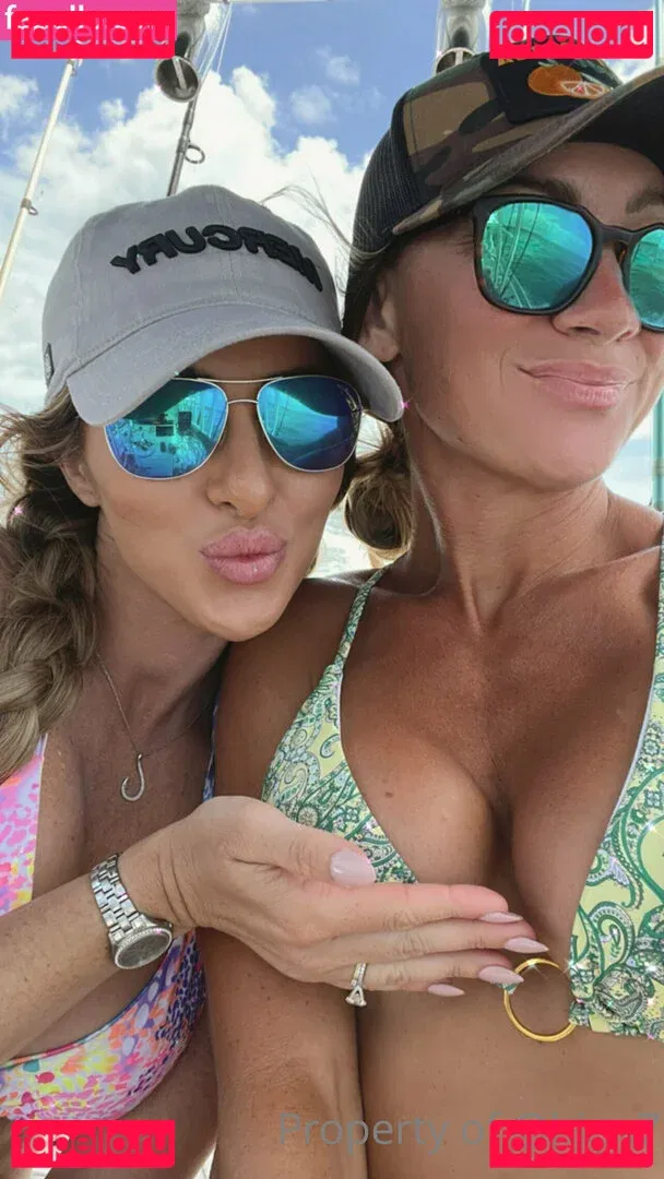 Huntress Jen Onlyfans Photo Gallery 