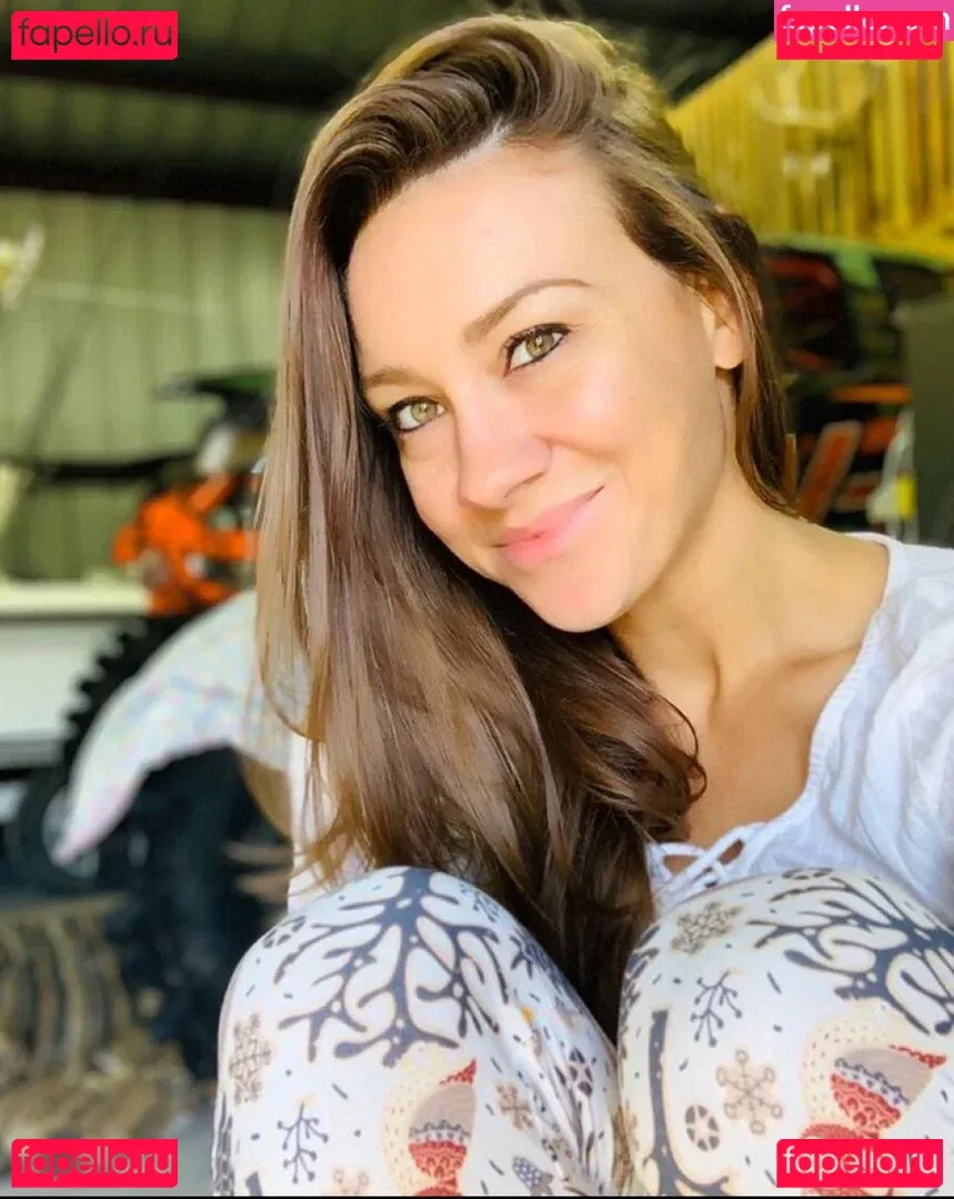 Huntress Jen Onlyfans Photo Gallery 