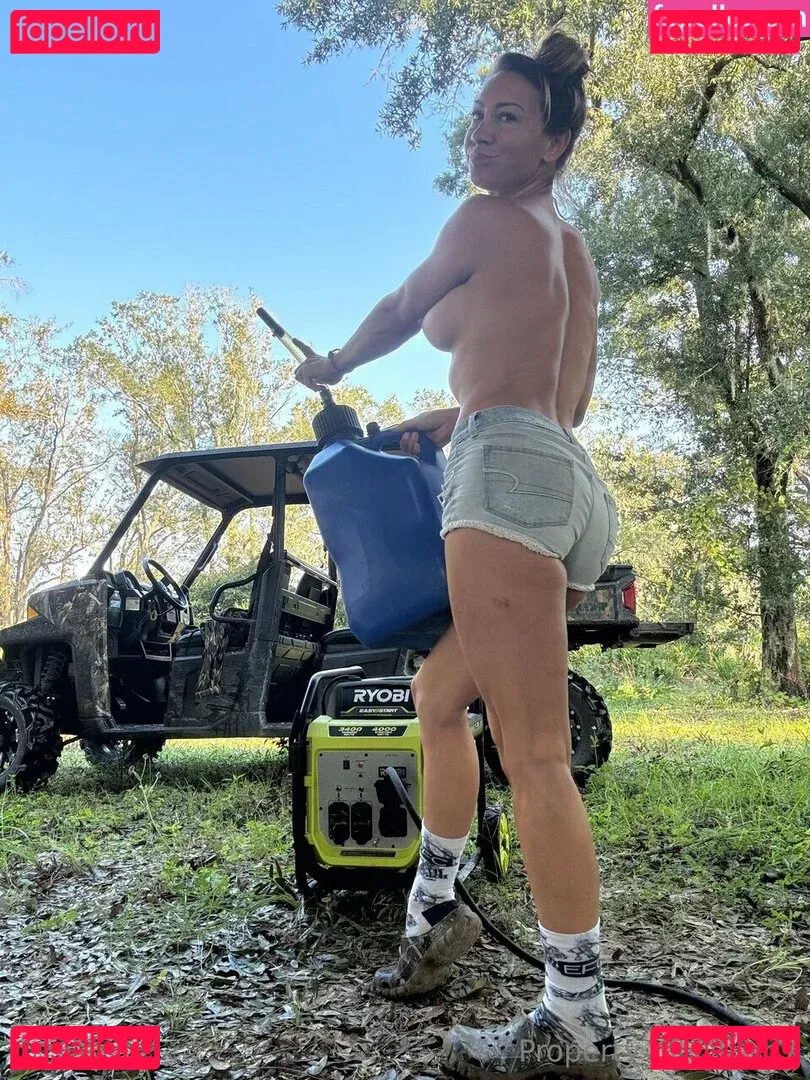 Huntress Jen Onlyfans Photo Gallery 